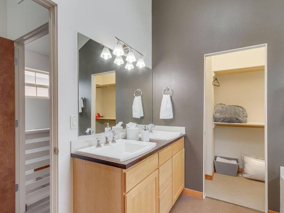 Brand New Downtown Modern 5 Beds, 3 Full Baths Vermont Avenue, Boise Bagian luar foto